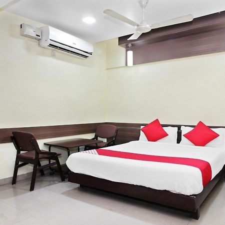 Oyo 30537 Hotel Megharaj Bijāpur Buitenkant foto