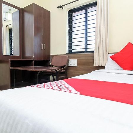 Oyo 30537 Hotel Megharaj Bijāpur Buitenkant foto
