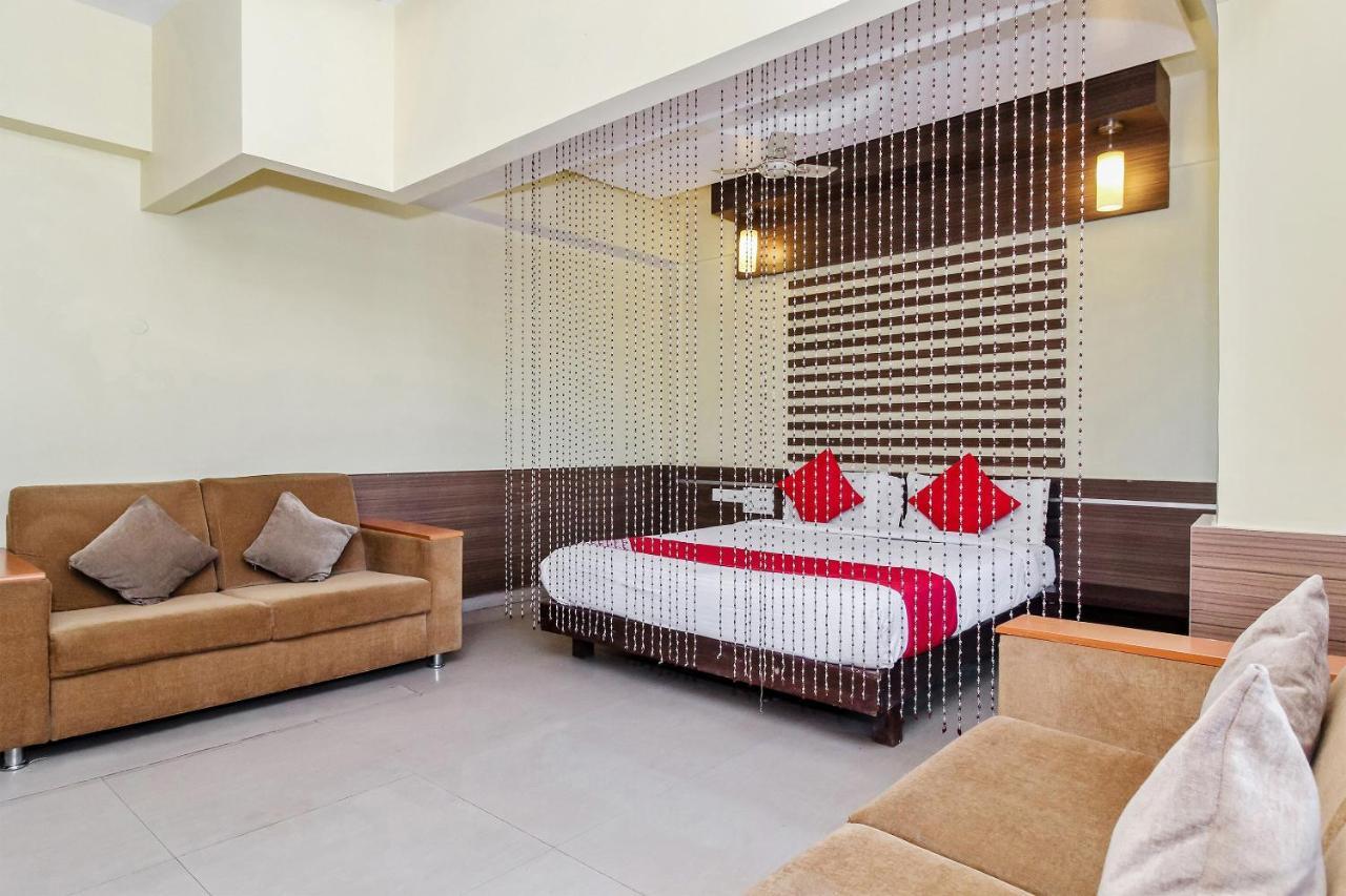 Oyo 30537 Hotel Megharaj Bijāpur Buitenkant foto