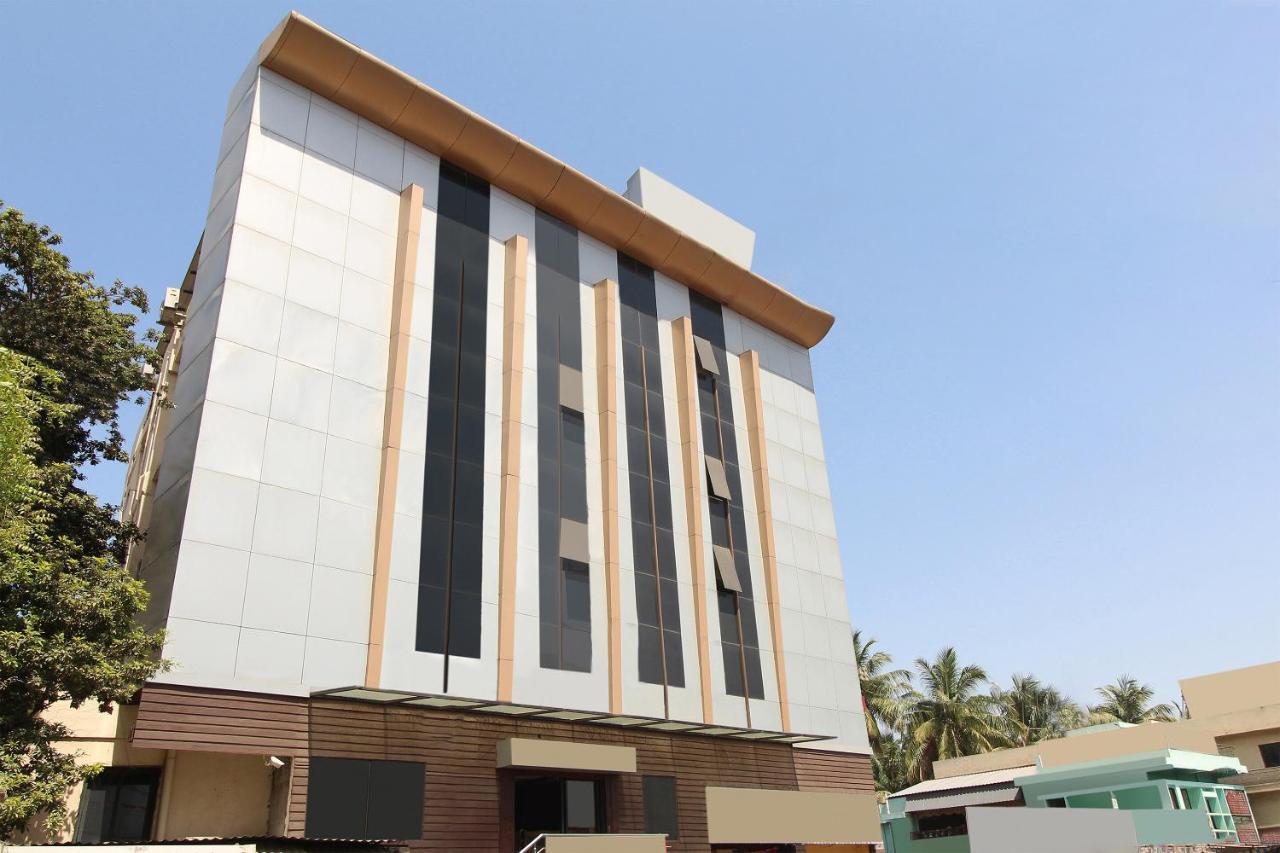 Oyo 30537 Hotel Megharaj Bijāpur Buitenkant foto