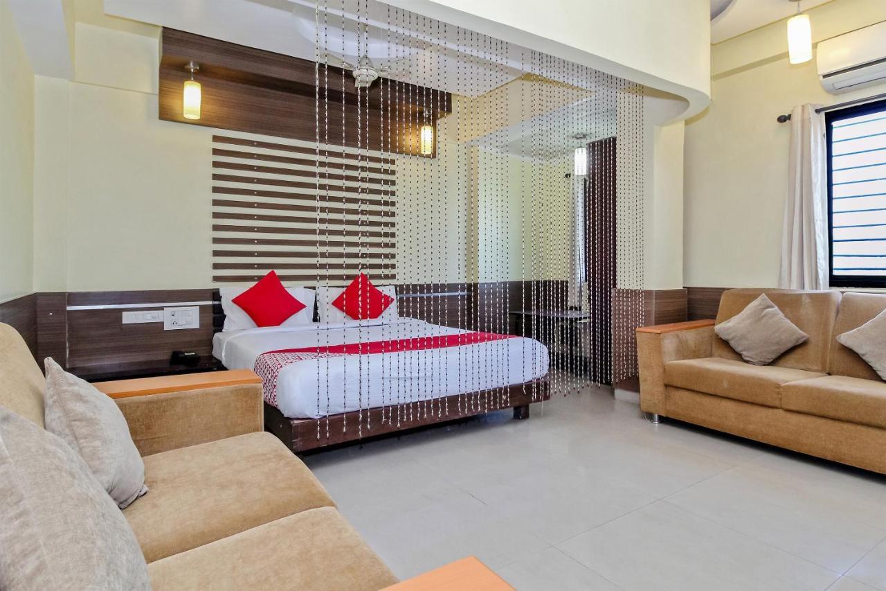 Oyo 30537 Hotel Megharaj Bijāpur Buitenkant foto