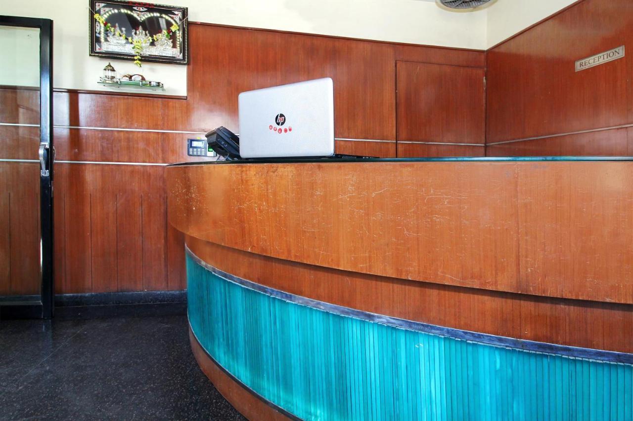 Oyo 30537 Hotel Megharaj Bijāpur Buitenkant foto