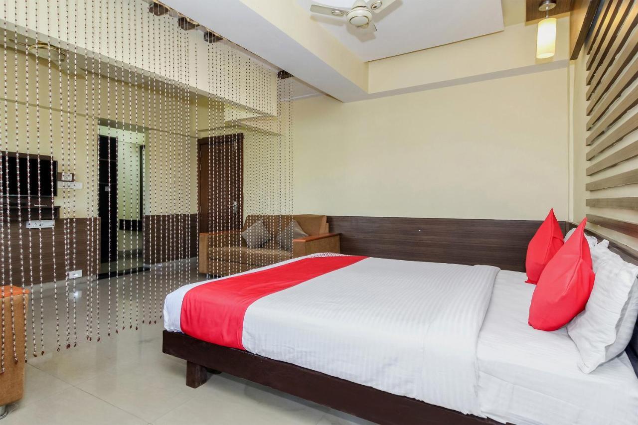 Oyo 30537 Hotel Megharaj Bijāpur Buitenkant foto