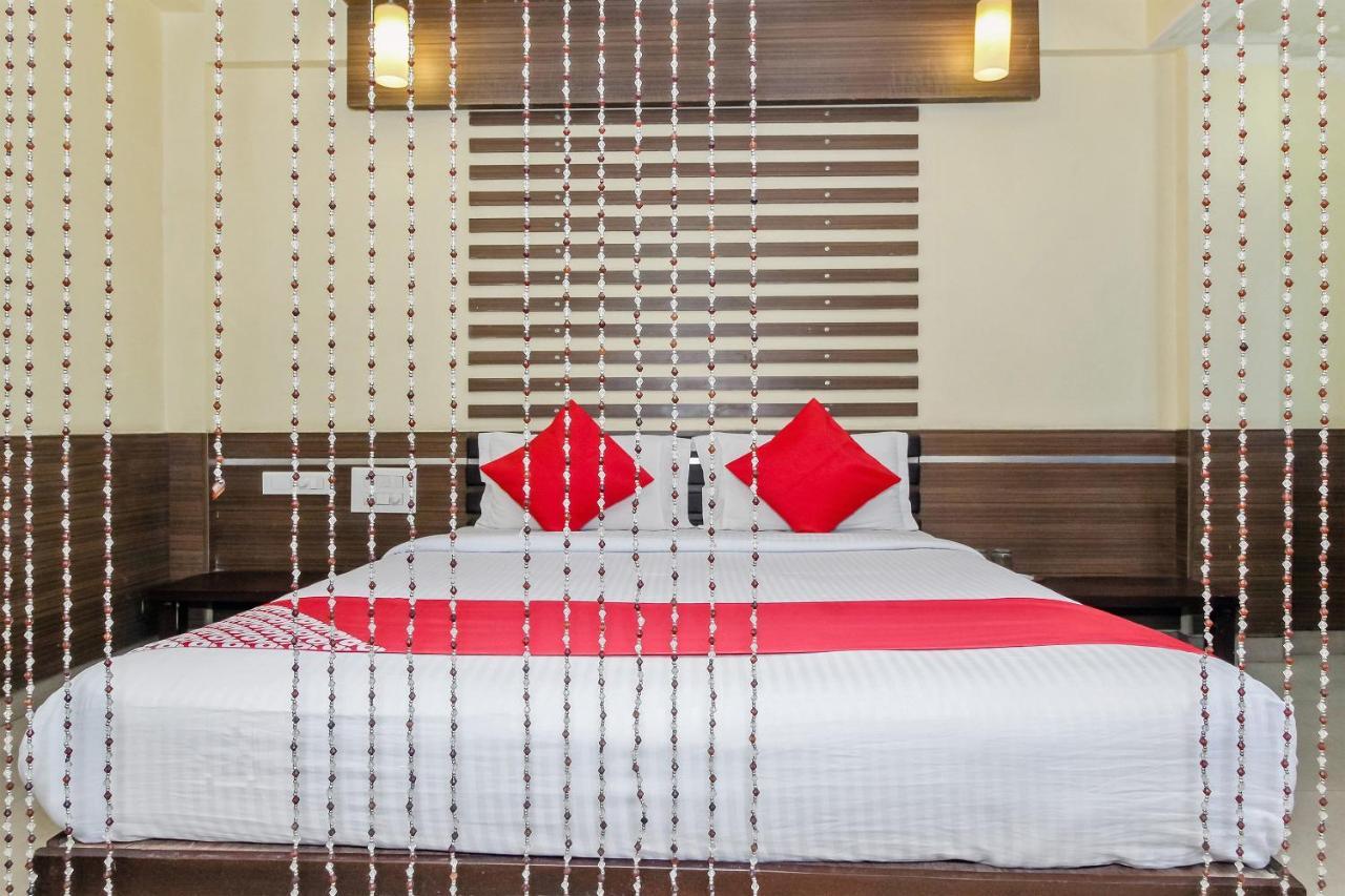 Oyo 30537 Hotel Megharaj Bijāpur Buitenkant foto