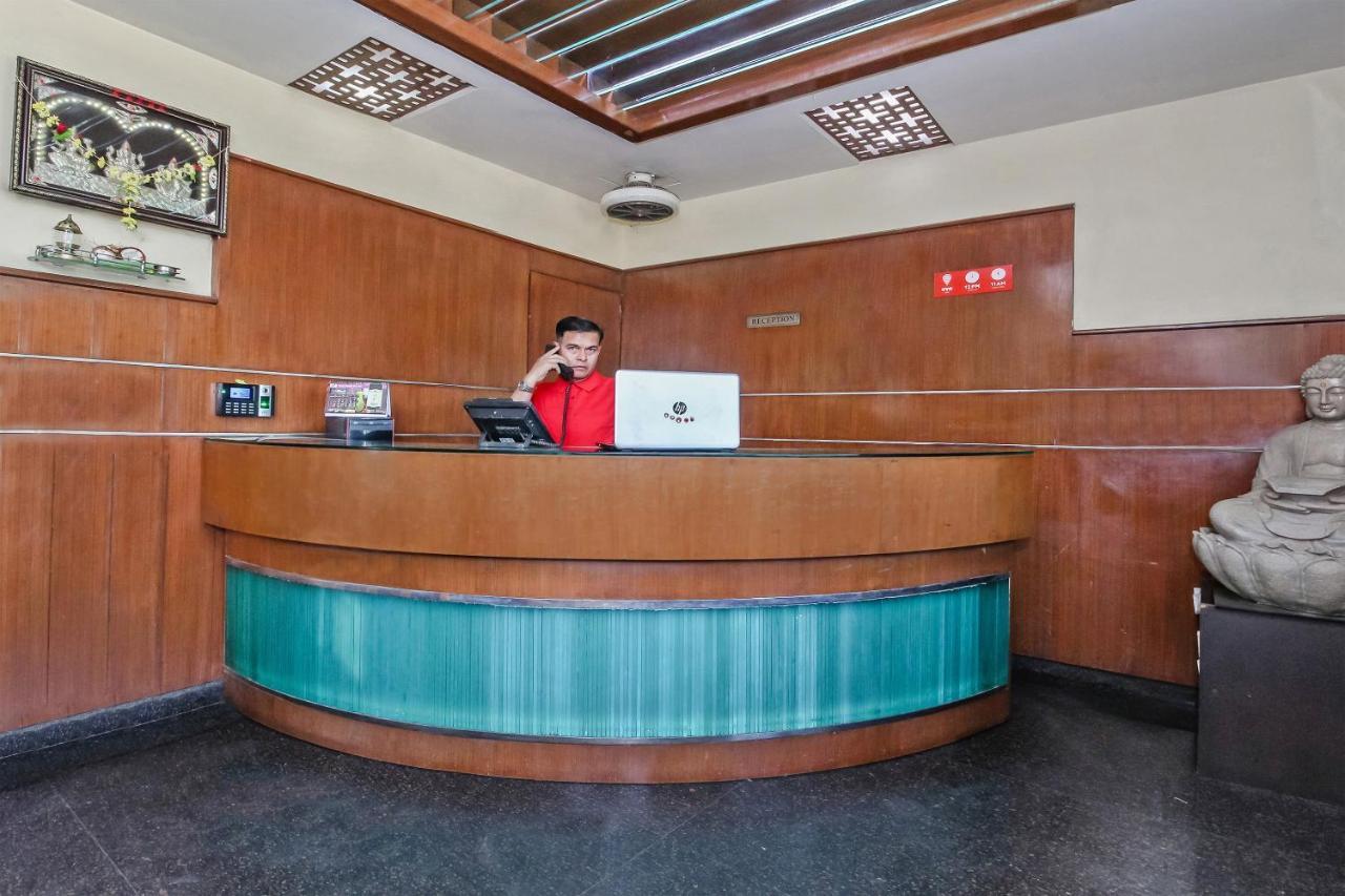 Oyo 30537 Hotel Megharaj Bijāpur Buitenkant foto