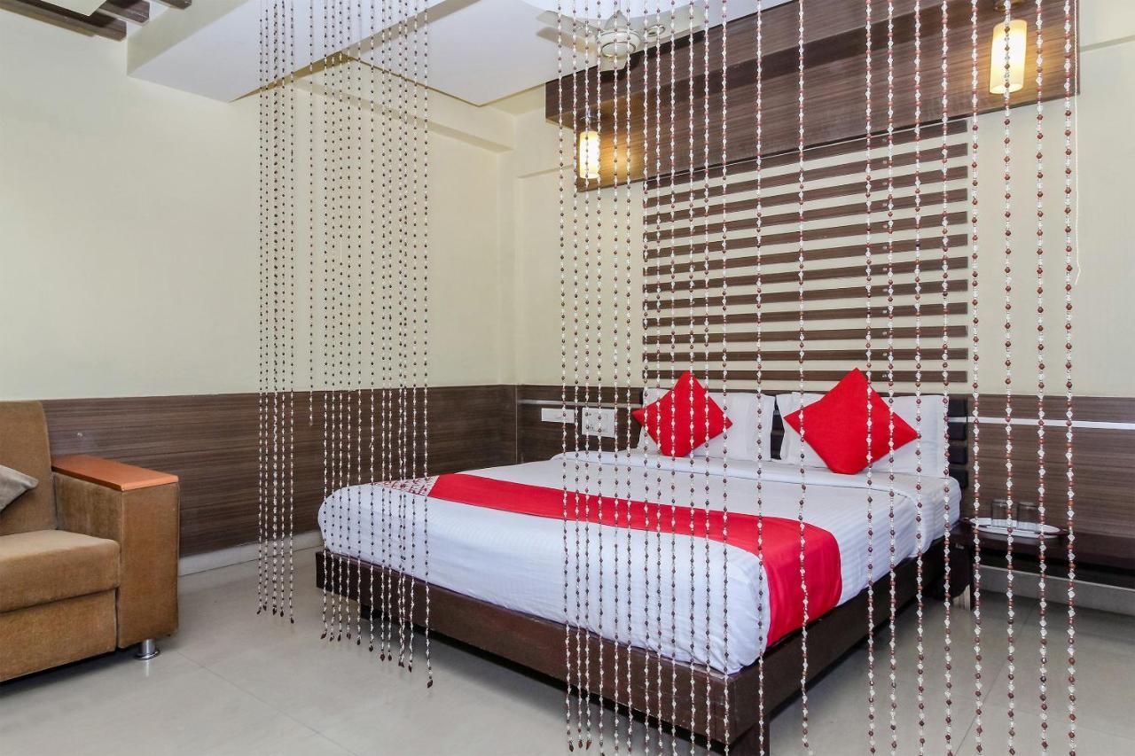 Oyo 30537 Hotel Megharaj Bijāpur Buitenkant foto