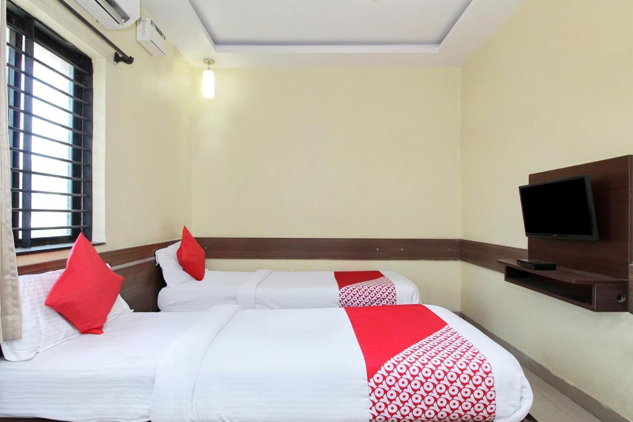 Oyo 30537 Hotel Megharaj Bijāpur Buitenkant foto