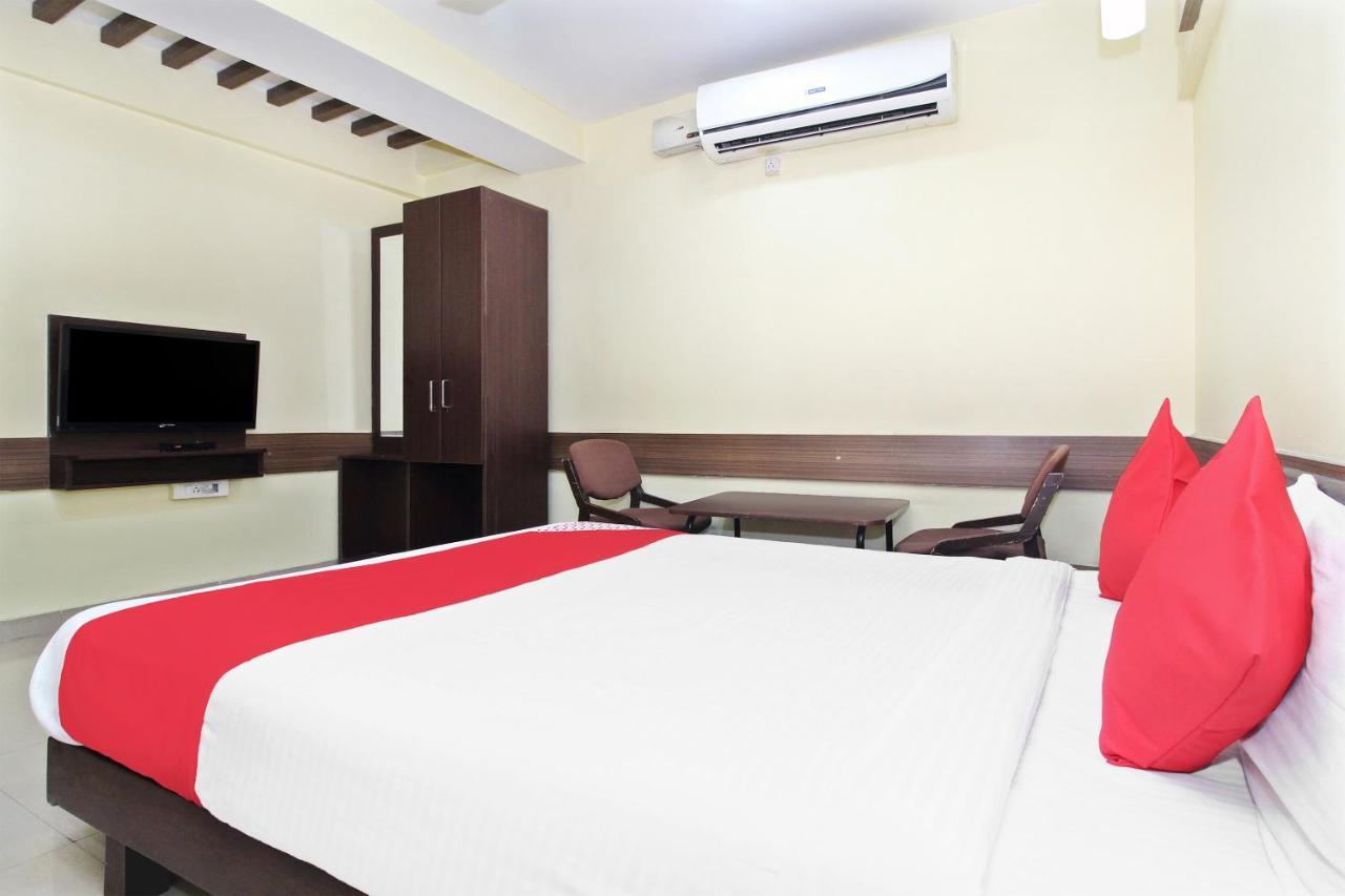 Oyo 30537 Hotel Megharaj Bijāpur Buitenkant foto